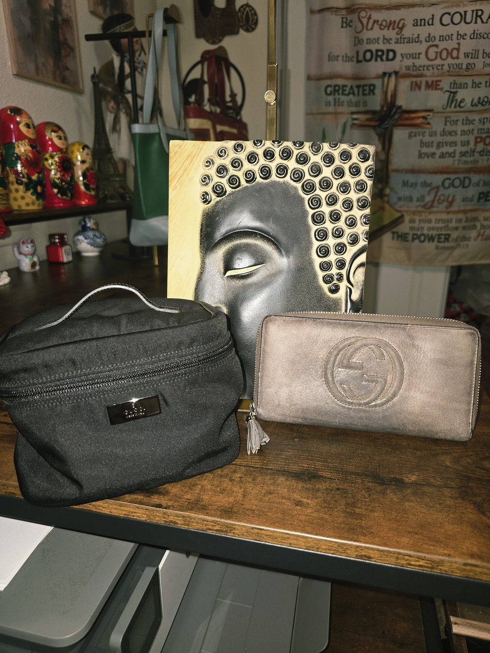 Gucci Soho Brown Zip Around Leather Wallet with Black Cosmetic Pouch Bundle